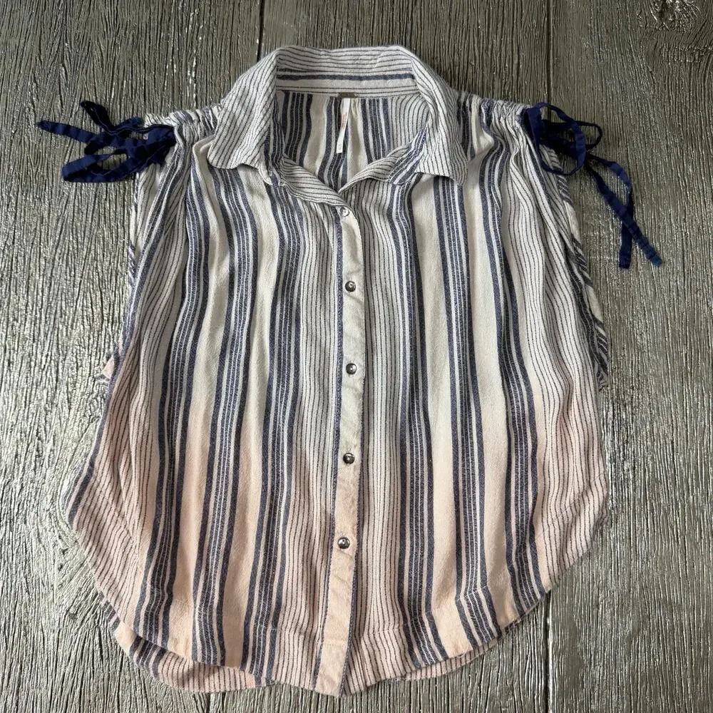 Free People Baby Blues Stripe Buttondown Adjustable Sleeve Size Small - Picture 2 of 7